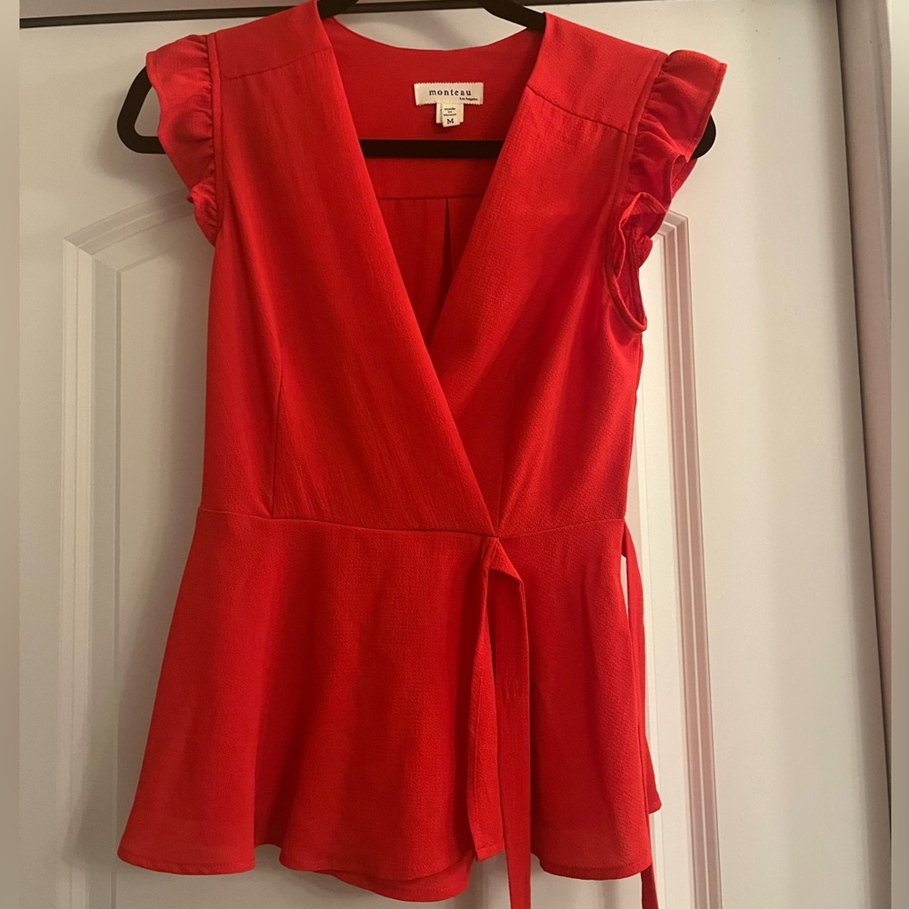 EUC • monteau red crossover front top• sz medium